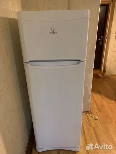 Холодильник indesit NTA 16R