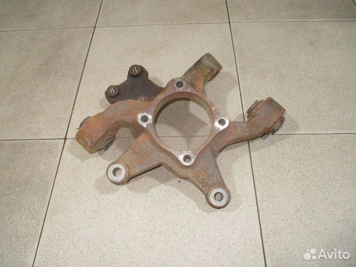 Кулак поворотный задний правый Chevrolet Captiva