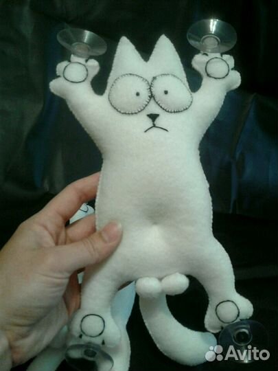 Кот Саймон на присосках