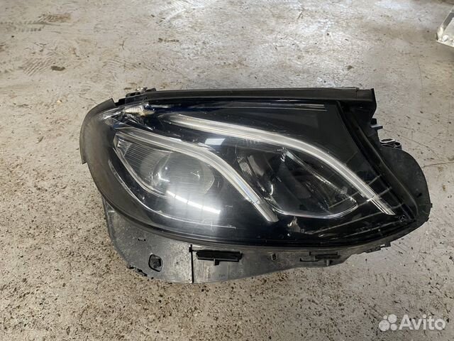 Передняя правая фара Mercedes W213 2018г