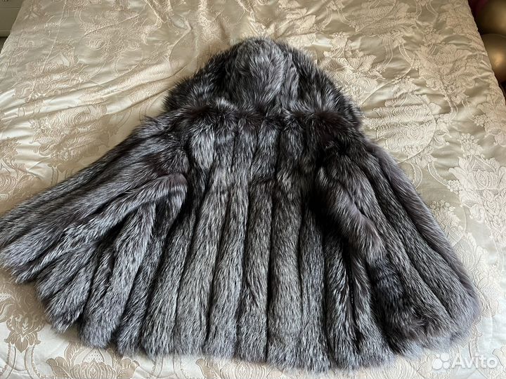 Шуба чернобурка с капюшоном