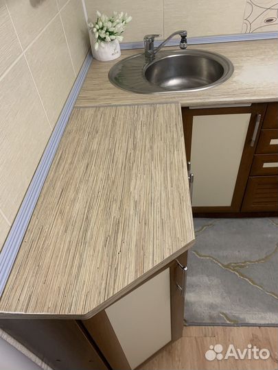 Кухонный гарнитур угловой бу без техники с мойкой