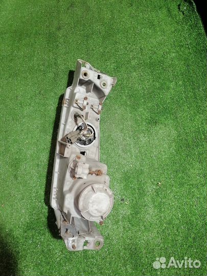 Фара правая Mazda 626