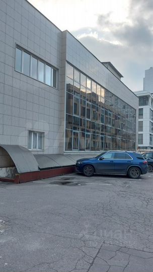 Здание, 2500 м²