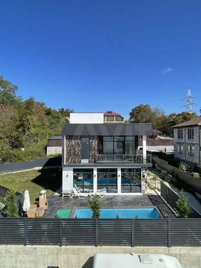 Дом 299 м² на участке 6 сот.