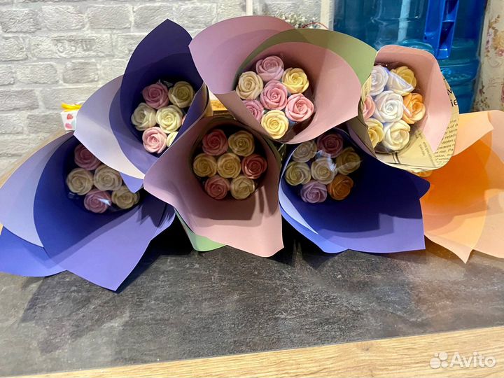 Розы и пионы из шоколада