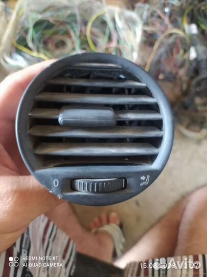 Дефлектор воздушный Volkswagen Caddy 04-15