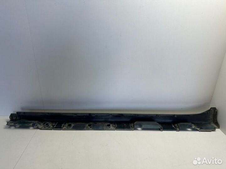 Накладка порога правая Toyota Camry V70/V75