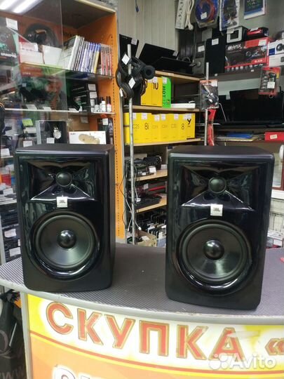 Студийные мониторы JBL 305p mkii