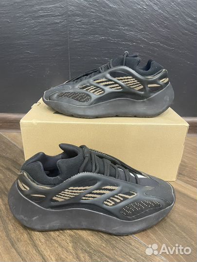 Yeezy boost 700 v3 clay brown