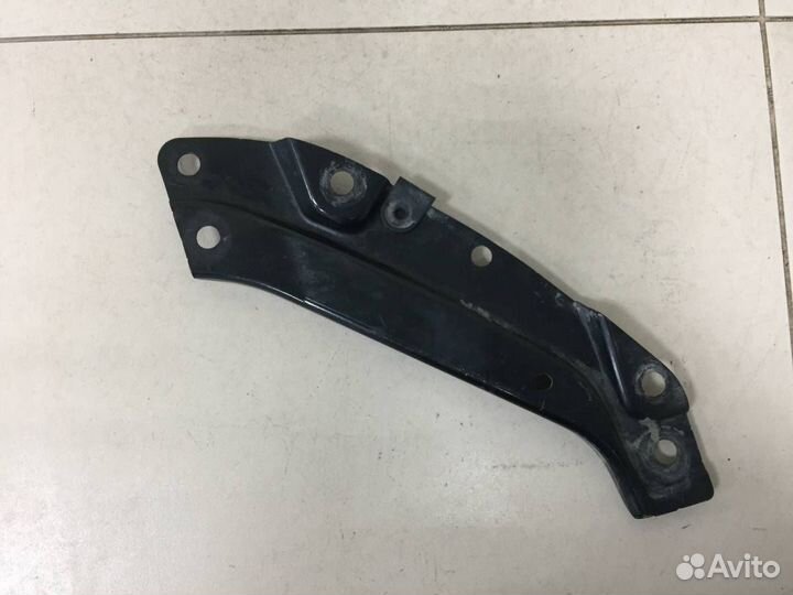 Кронштейн фар правый Volkswagen Polo Sed RUS 2011