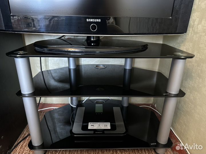 Стеклянная тумба под тв