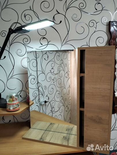 Шкаф с зеркалом в ванную