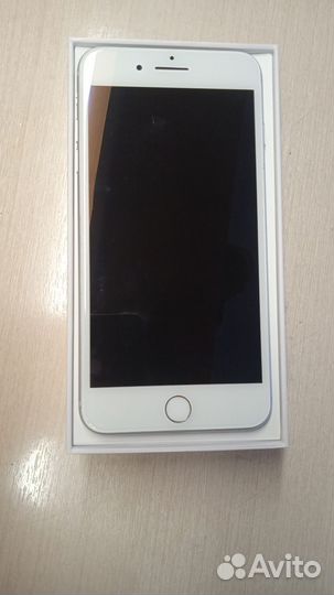 iPhone 8 Plus, 64 ГБ