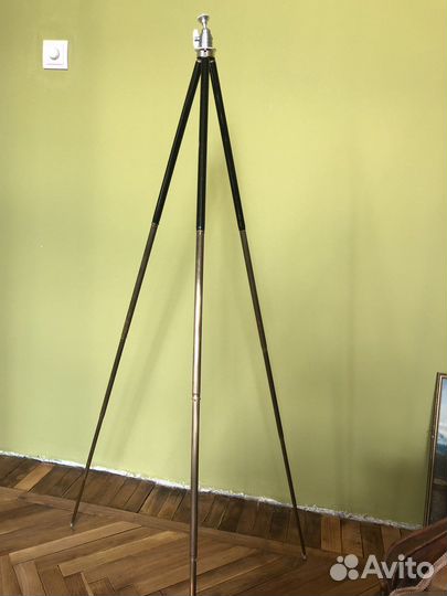 Старинный штатив тренога