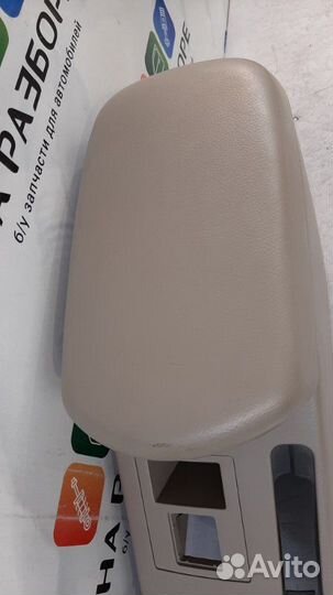 Консоль между сидений Toyota Rav4 ACA30 1AZ-FE