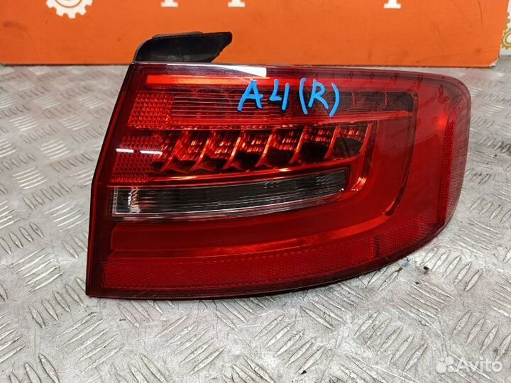 Фонарь задний правый Audi A4 8K2