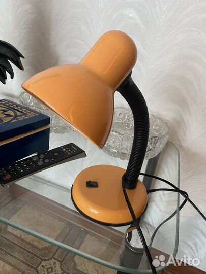 Лампа настольная