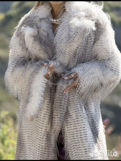 Шуба женская с капюшоном длинная страус