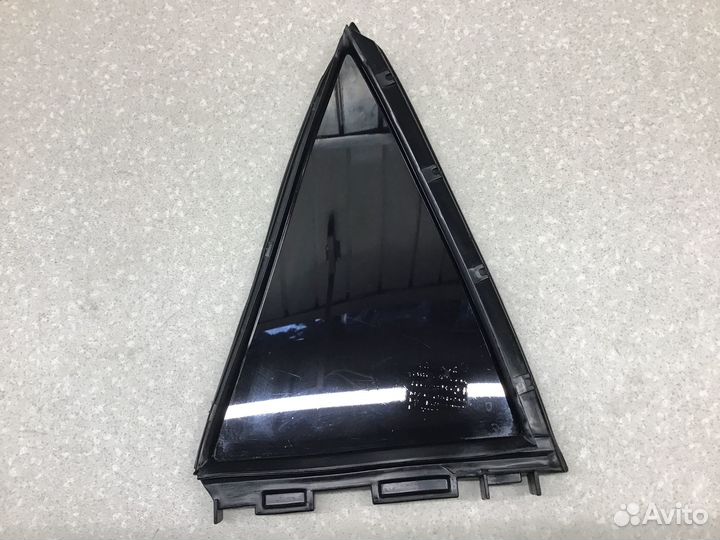 Стекло двери задней правой Toyota Auris (E15) 2006