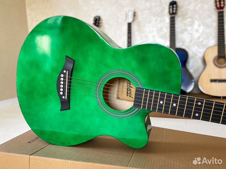 Акустическая гитара Новая