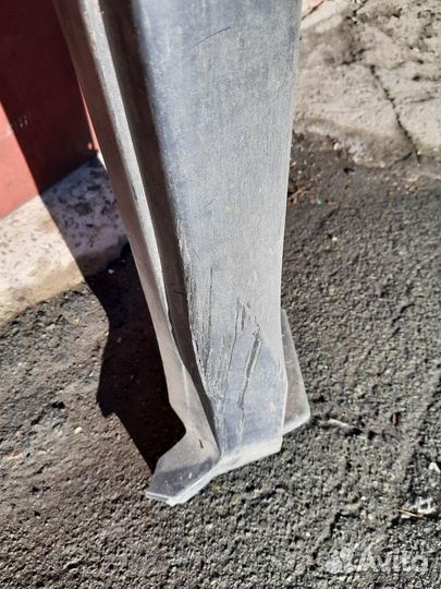 Порог пластик правый ниссан T32