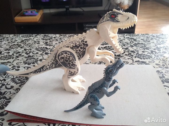 Динозавры jurassic world