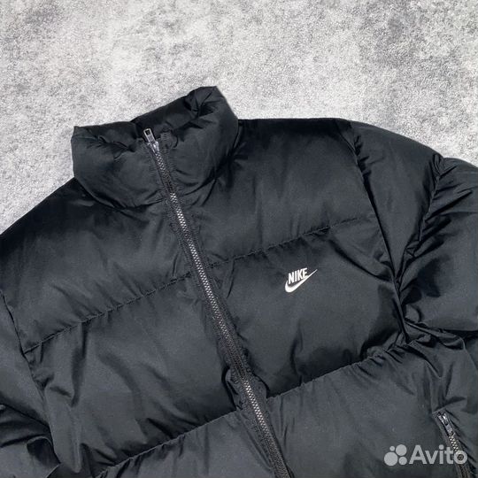 Черный пуховик Nike sportswear club