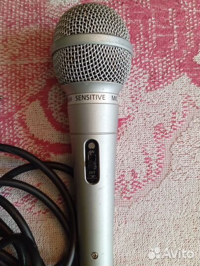 Микрофон для караоке проводной