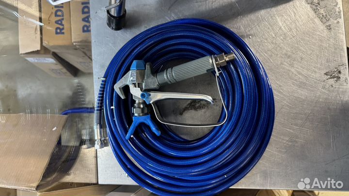 Безвоздушный покрасочный аппарат TES-598 4000W