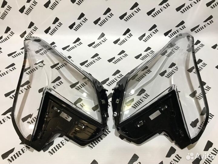 Правое стекло фары Cadillac XT5 2016-н.в