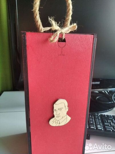 Деревянная ящик для бокала для вина