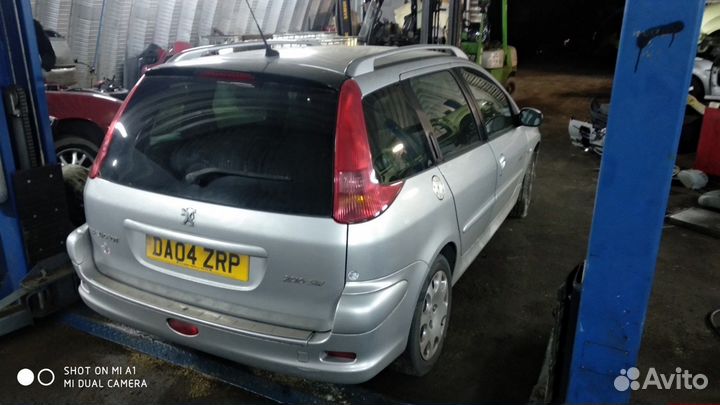 Разбор на запчасти Peugeot 206