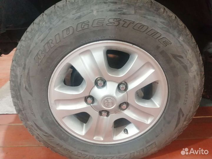 Bridgestone Blizzak DM-V1 275/65 R17 115Q