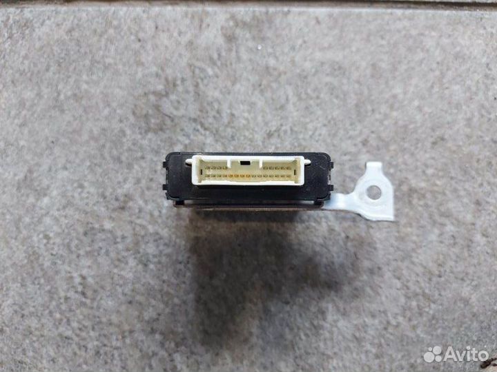 Блок управления светом Toyota Fortuner внедорожник