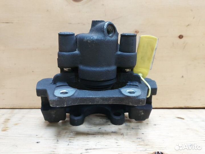 Суппорт задний правый Bmw 318 E46 M43 2000