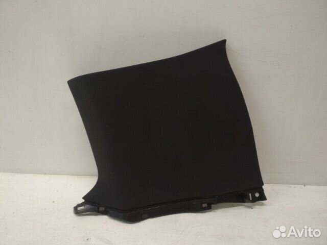Обшивка багажника задняя правая Toyota Land