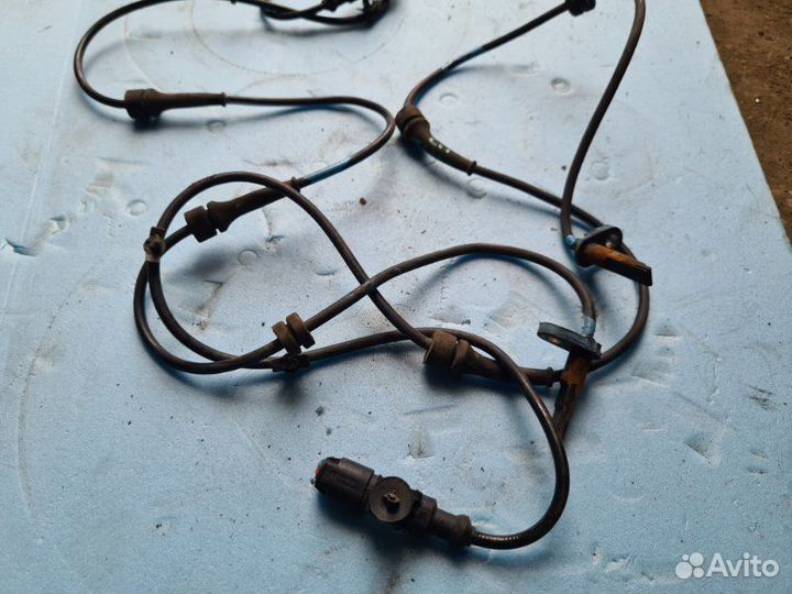 Датчик ABS Nissan Tiida