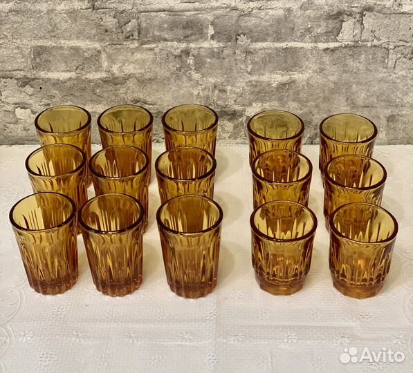 Стопки, рюмки, стаканы, фужеры