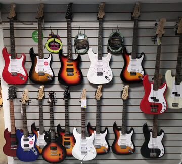 Электрогитары (комплекты) новые + комбоусилители