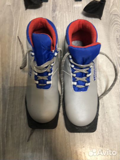 Лыжные ботинки