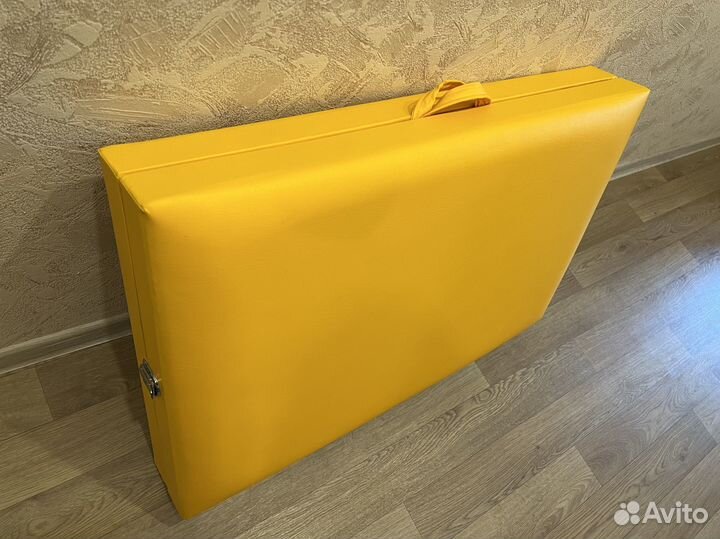 Продам кушетку с чехлом и матрасом