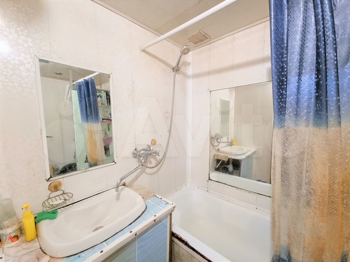 Комната 13,7 м² в 3-к., 1/3 эт.