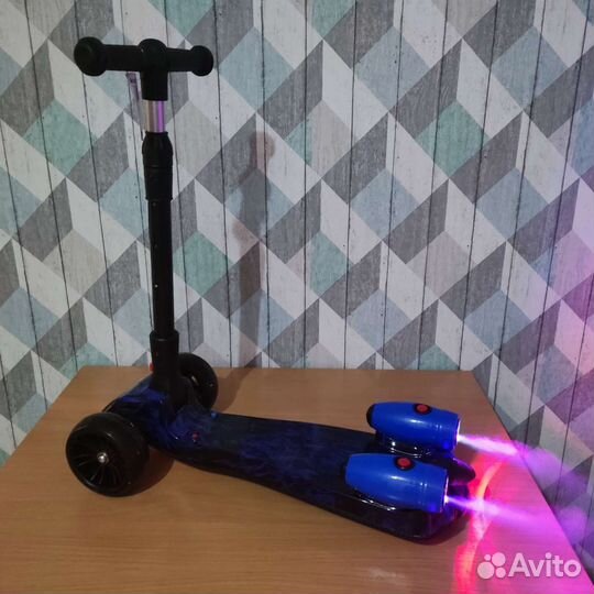 Самокат детский новый