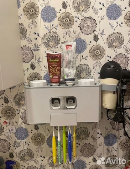 Дозатор зубной пасты, держатель щеток, стаканы