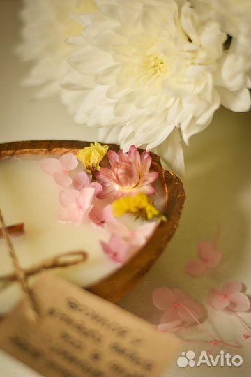 Соевая свеча в кокосе