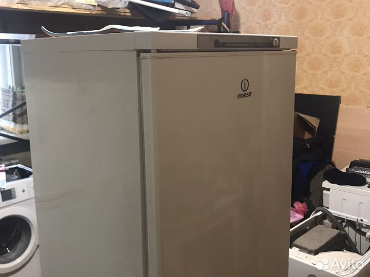 Холодильник бу indesit