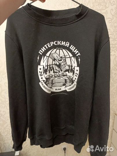 Свитшот питерский щит