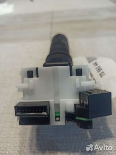 Подрулевой переключатель стеклоочистителя