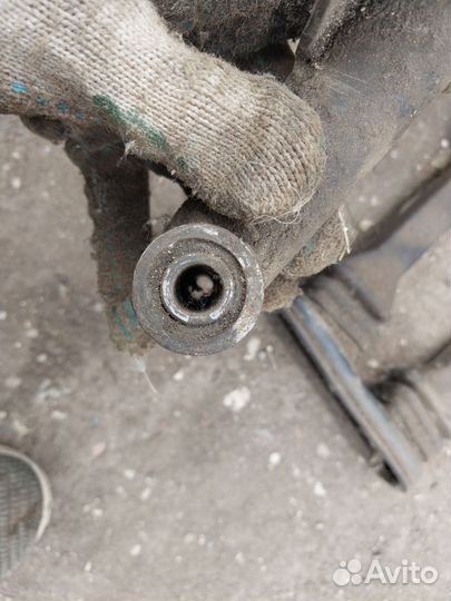 Задняя вилка тулица